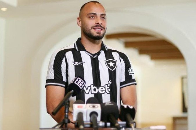 CABRAL - Ainda completamente forsa de ritmo. Figurante, assim como Jesus - NOTA: 4,5 - Foto: Vitor Silva/Botafogo