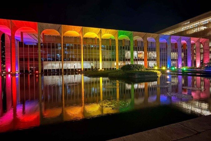 A declaração também reconhece que pessoas LGBTQIA+ muitas vezes enfrentam múltiplas camadas de discriminação -  (crédito: Rede social)