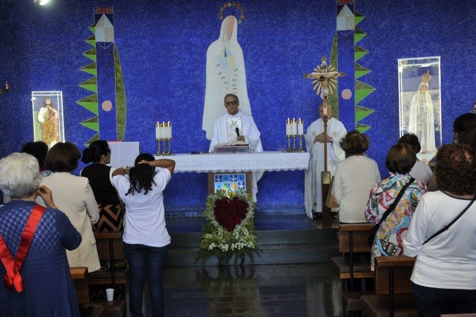 Programação começou cedo e reuniu centenas de fiéis ao longo do dia - (crédito: Minervino Júnior/CB) Programação começou cedo e reuniu centenas de fiéis ao longo do dia - (crédito: Minervino Júnior/CB)