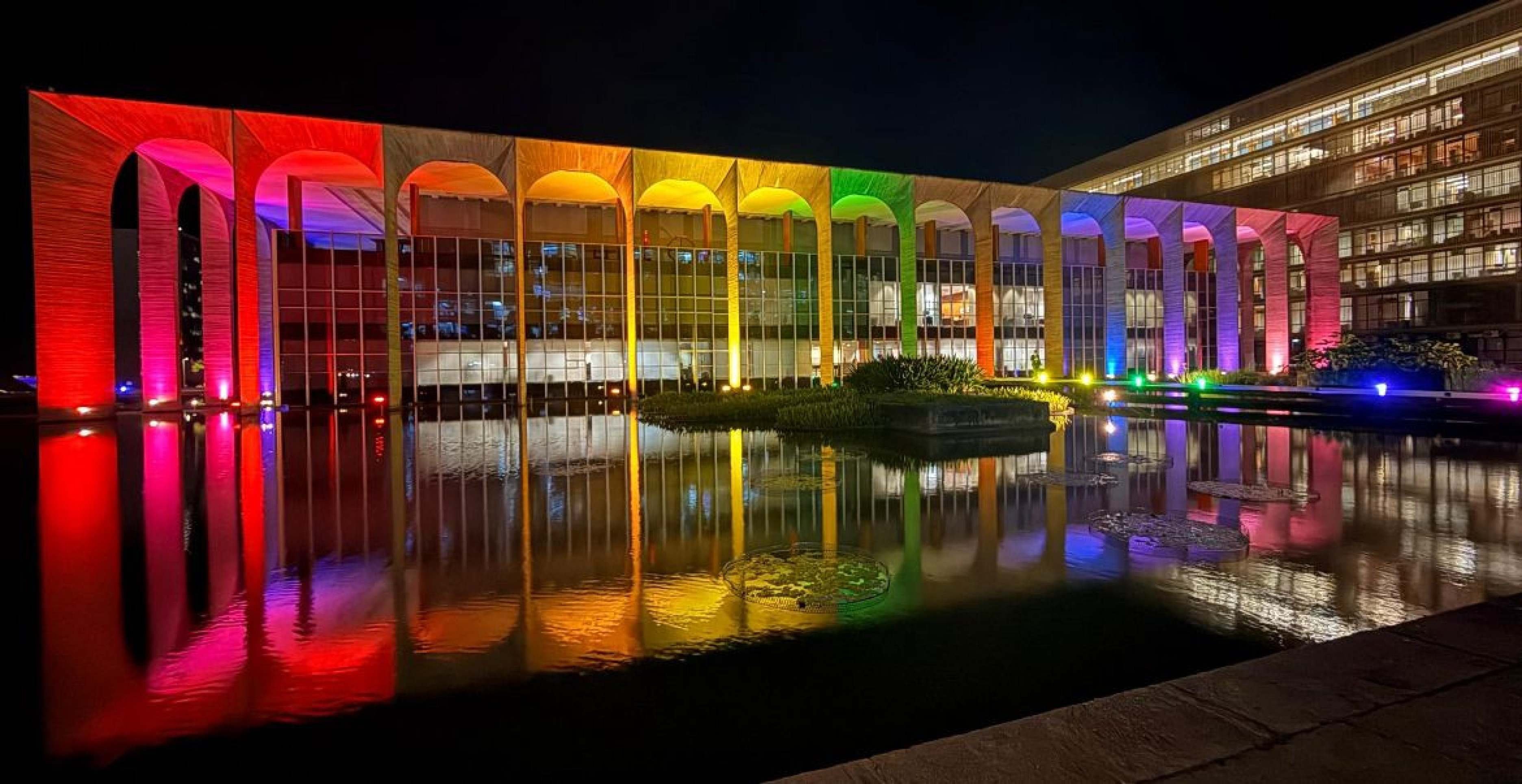 Brasil adere a declaração internacional em defesa dos direitos LGBTQIA+