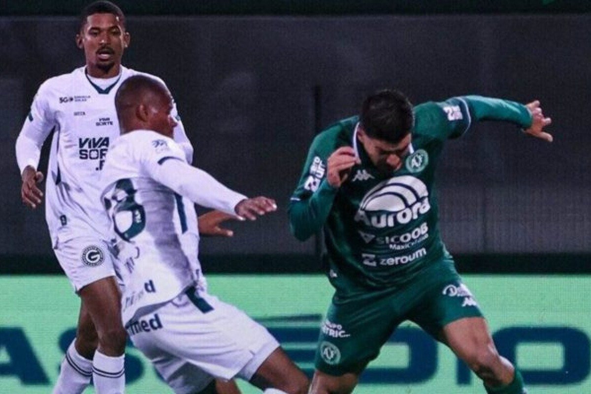 Goiás Vira Jogo e Reassume Liderança da Série B