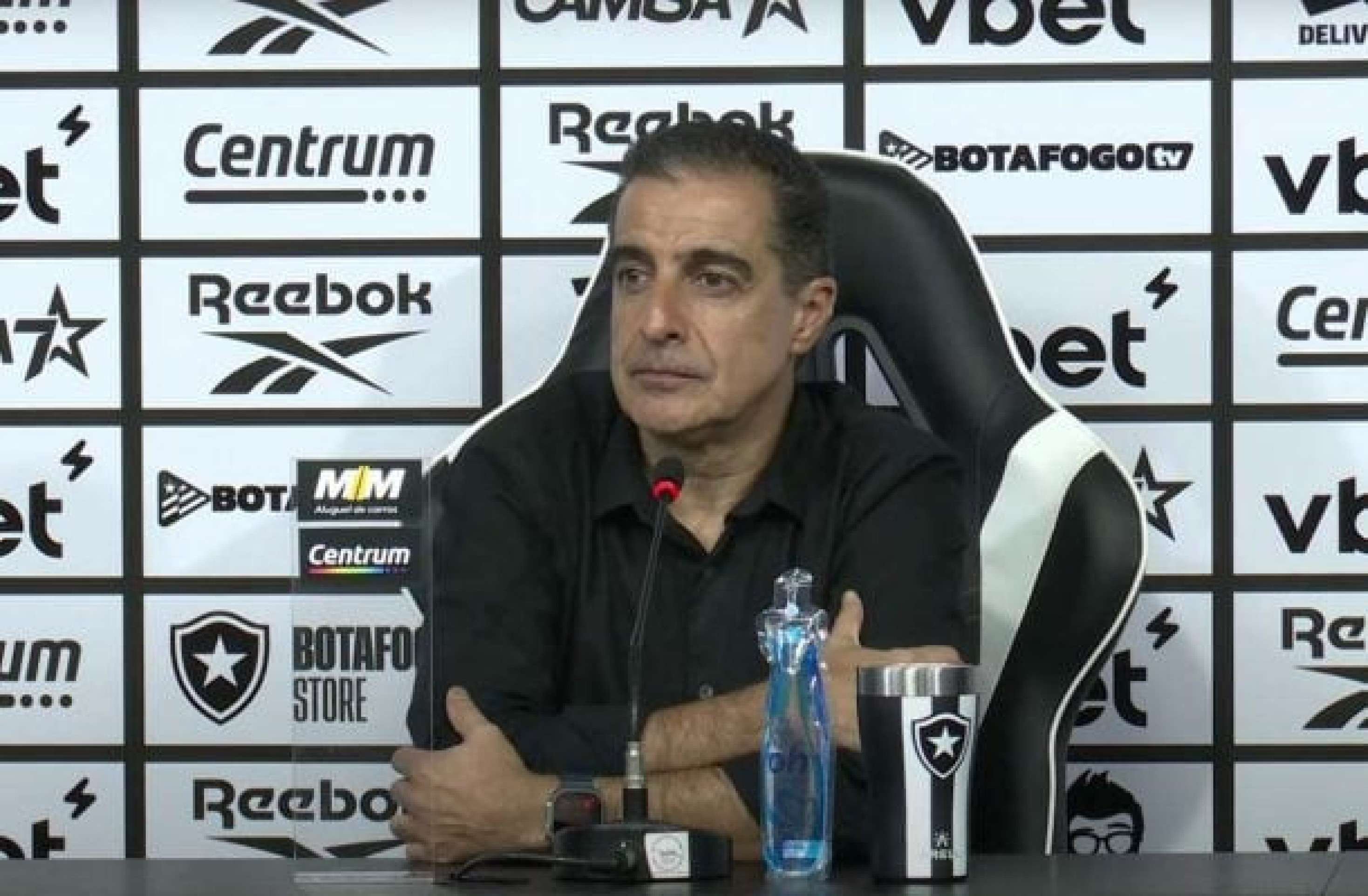 Renato Paiva explica estratégia idealizada para titularidade de Danilo Barbosa no Botafogo