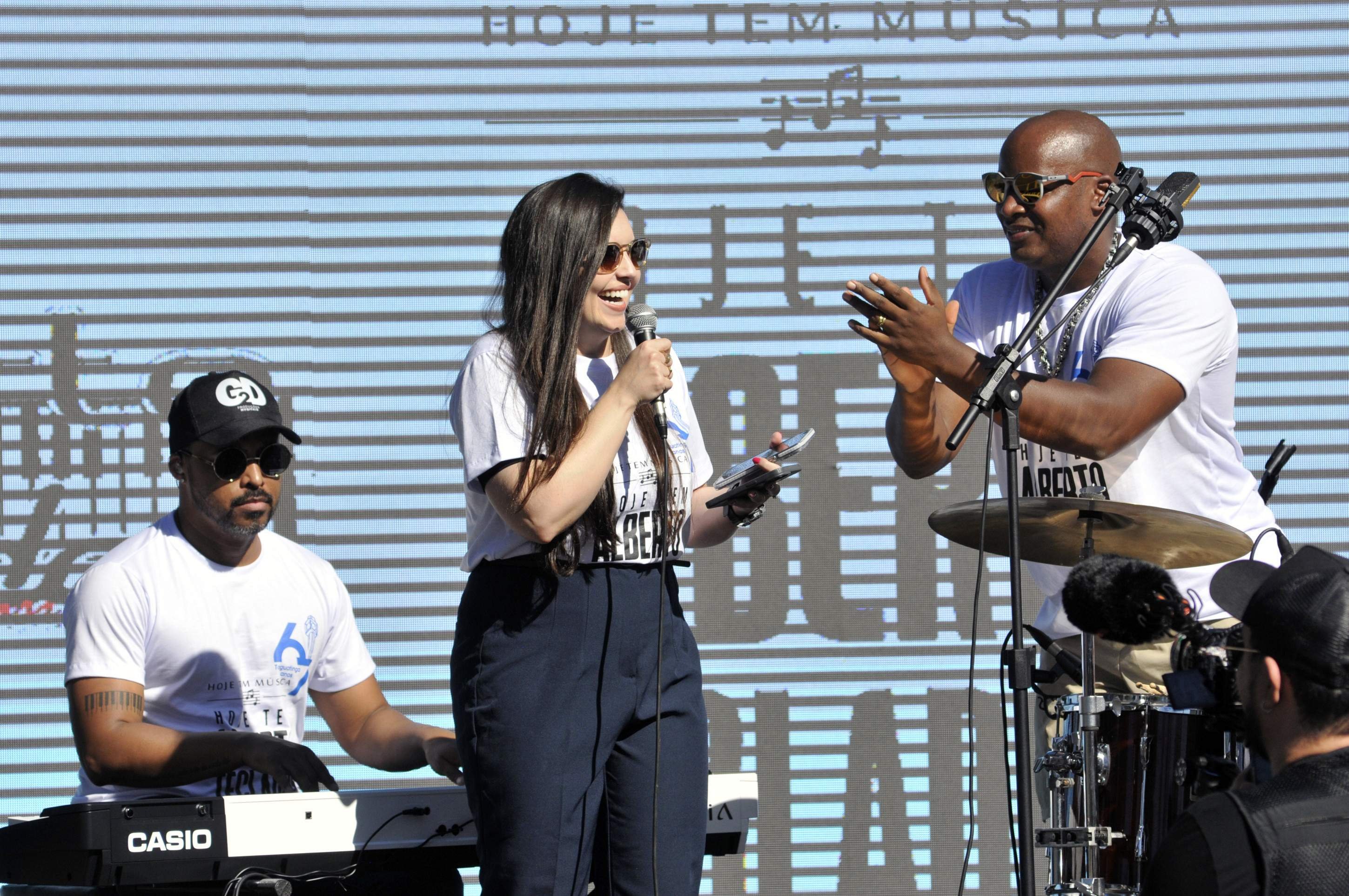  29/06/2025. Crédito: Minervino Júnior/CB/D.A Press. Brasil.  Brasilia - DF. 67 Bateristas tocando em homenagem ao aniversário de Taguatinga no estacionamento da administração. Rissa Ramos - organizadora