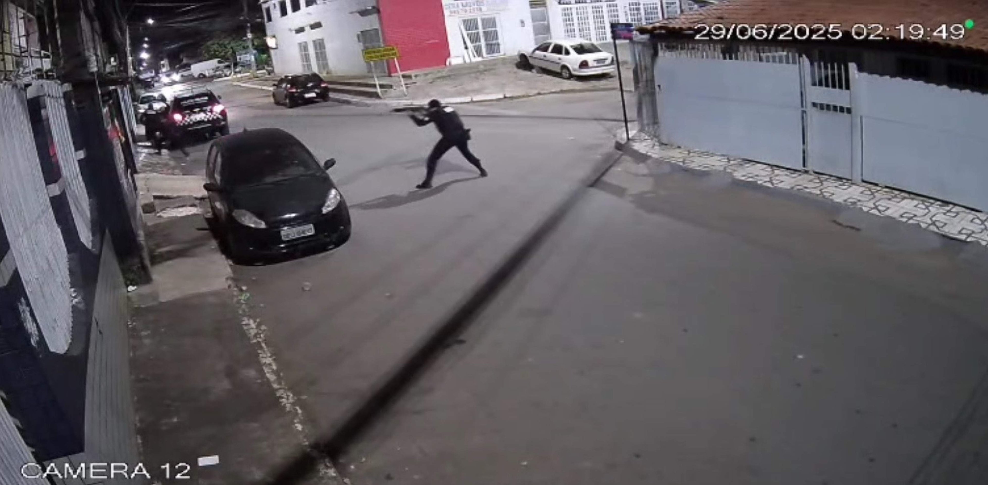 Vídeo: homem é morto após troca de tiros com a PM, no Guará II