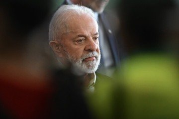Lula: 'Eu gostaria que todos os juros fossem zero, mas isso ainda não depende da nossa política econômica, que não tem muito a ver com a taxação de juros' -  (crédito:  AFP)