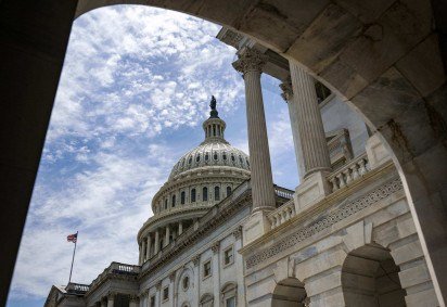 Em resposta à decisão de Bondi, o procurador de Washington, Brian Schwalb, pediu uma ordem de restrição temporária contra a medida e solicitou à Corte que declare que a ordem executiva de Trump ultrapassa sua autoridade sobre o Distrito de Columbia -  (crédito:  AFP) -Em resposta à decisão de Bondi, o procurador de Washington, Brian Schwalb, pediu uma ordem de restrição temporária contra a medida e solicitou à Corte que declare que a ordem executiva de Trump ultrapassa sua autoridade sobre o Distrito de Columbia -  (crédito:  AFP)