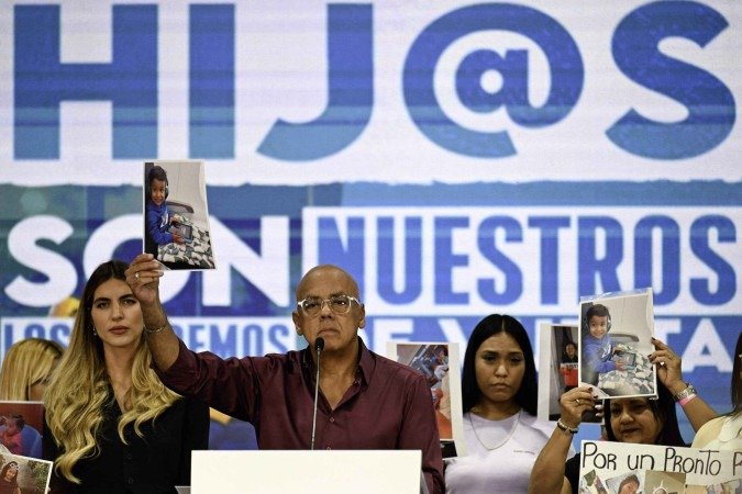 O presidente da Assembleia Nacional da Venezuela, Jorge Rodriguez, durante uma coletiva de imprensa em Caracas em 30 de junho de 2025. O governo venezuelano acusou os Estados Unidos de 