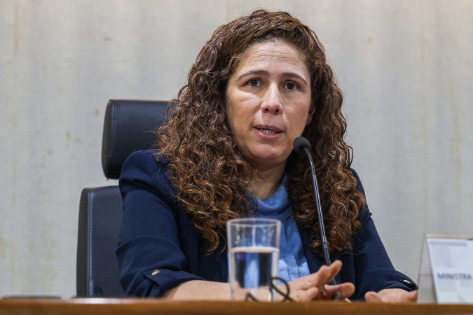 A ministra da Gestão e da Inovação em Serviços Públicos, Esther Dweck, apresentou os detalhes e inovações que constam no edital da 2ª edição do Concurso Público Nacional Unificado - (crédito: Valter Campanato/Agência Brasil) A ministra da Gestão e da Inovação em Serviços Públicos, Esther Dweck, apresentou os detalhes e inovações que constam no edital da 2ª edição do Concurso Público Nacional Unificado - (crédito: Valter Campanato/Agência Brasil)