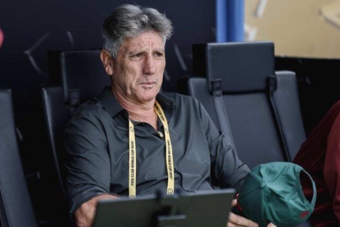 RENATO GAÚCHO - Teve a ousadia de modificar o esquema do Fluminense para este jogo muito premiada. Afinal, equipe se defendeu muito bem e conseguiu garantir vaga nas quartas de maneira justa. NOTA 9,0. Foto: LUCAS MERÇON / FLUMINENSE F.C.