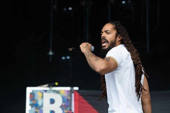 A dupla Bob Vylan mantém em segredo seus nomes verdadeiros - (crédito: Getty Images) A dupla Bob Vylan mantém em segredo seus nomes verdadeiros - (crédito: Getty Images)