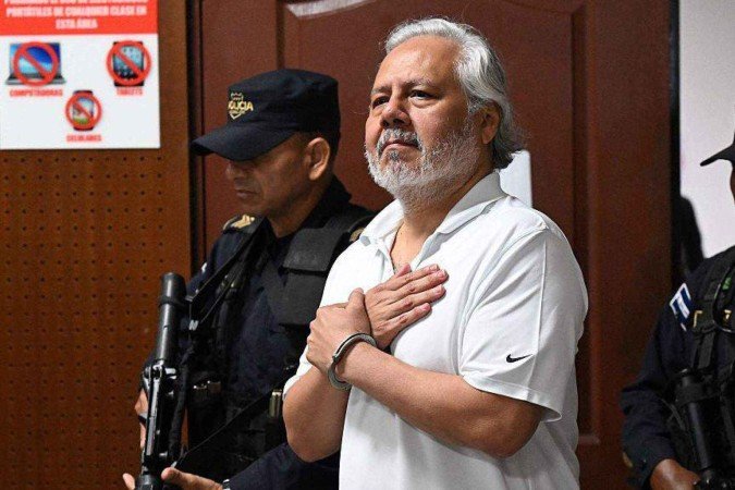 Uma mulher protesta contra a prisão da advogada de direitos humanos Ruth López - (crédito: Getty Images) Uma mulher protesta contra a prisão da advogada de direitos humanos Ruth López - (crédito: Getty Images)