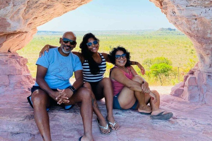 Juliana Marins com os pais, Manoel e Estela - (crédito: Reprodução/Instagram/@) Juliana Marins com os pais, Manoel e Estela - (crédito: Reprodução/Instagram/@)