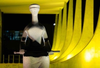 Brasília, 05/05/2025 — STF iluminado em amarelo, campanha para reforçar a importância de ações para reduzir acidentes de trânsito. -  (crédito: Fellipe Sampaio /STF)