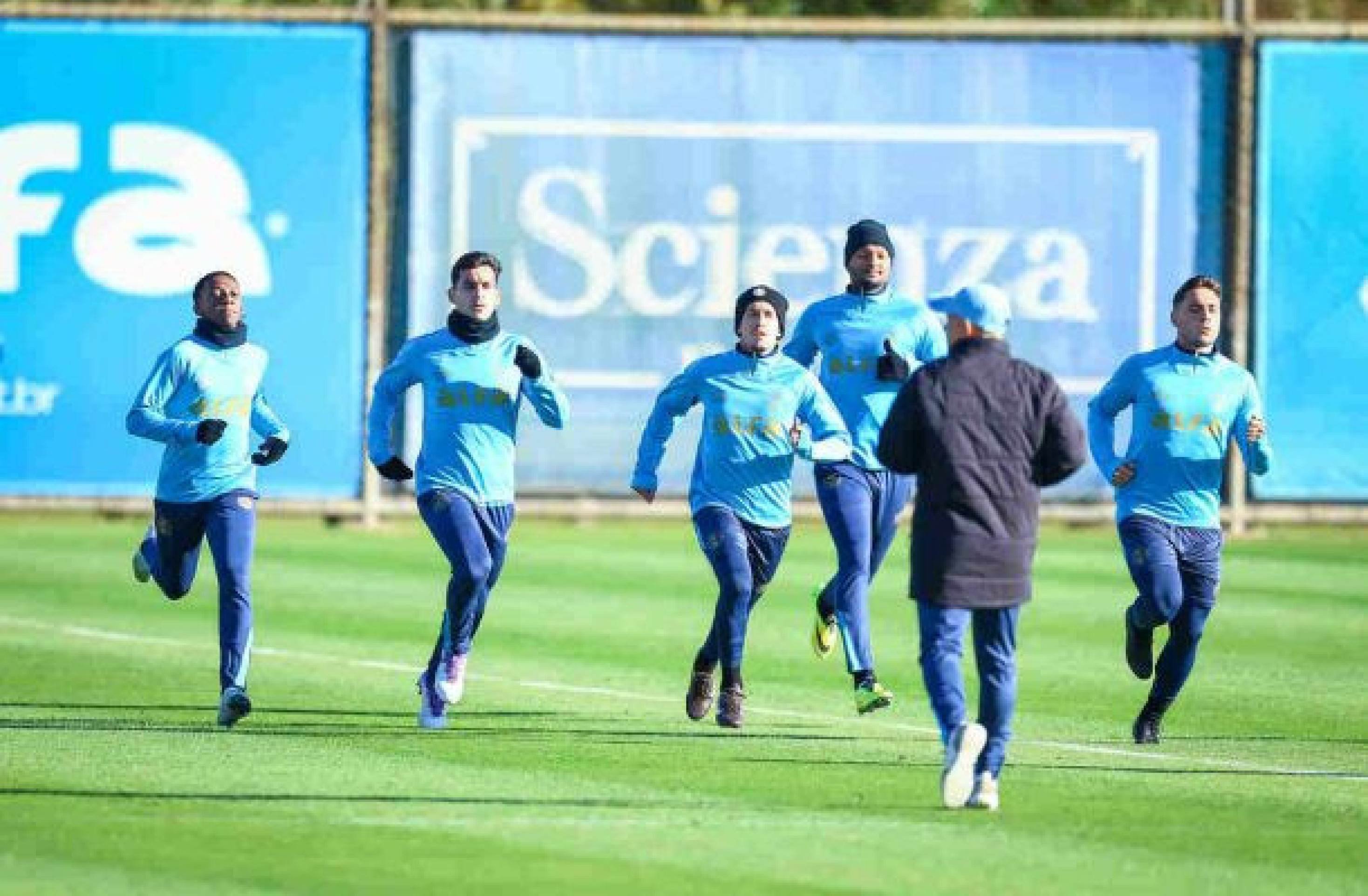 Grêmio reintegra lateral-esquerdo após fracasso em negociação por Caíque