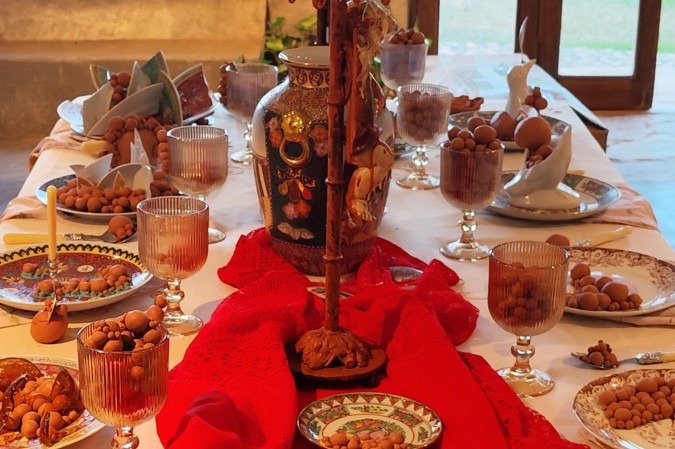 Modelar, tramar, servir,
Exposição de Beatriz da Terra e Carlos Lin. Visitação até 6 de setembro, por agendamento, de 16h às 21h, no Vilarejo 21 (Altiplano Leste, Rua 7, Ch 21, Cas 7)