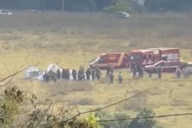 Queda de avião de pequeno porte no interior de São Paulo mata duas pessoas 