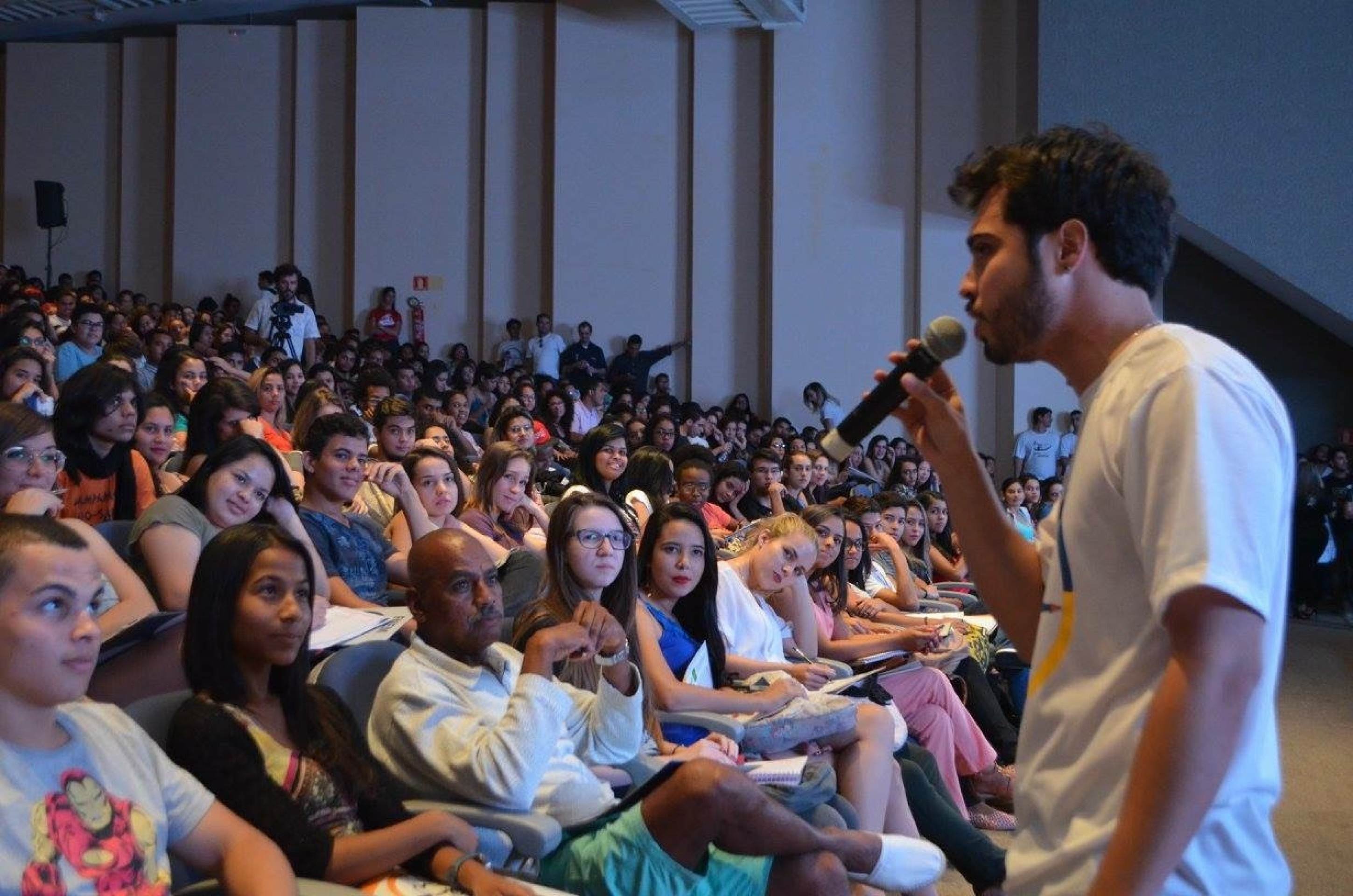 Formação para professores da rede pública na Eape