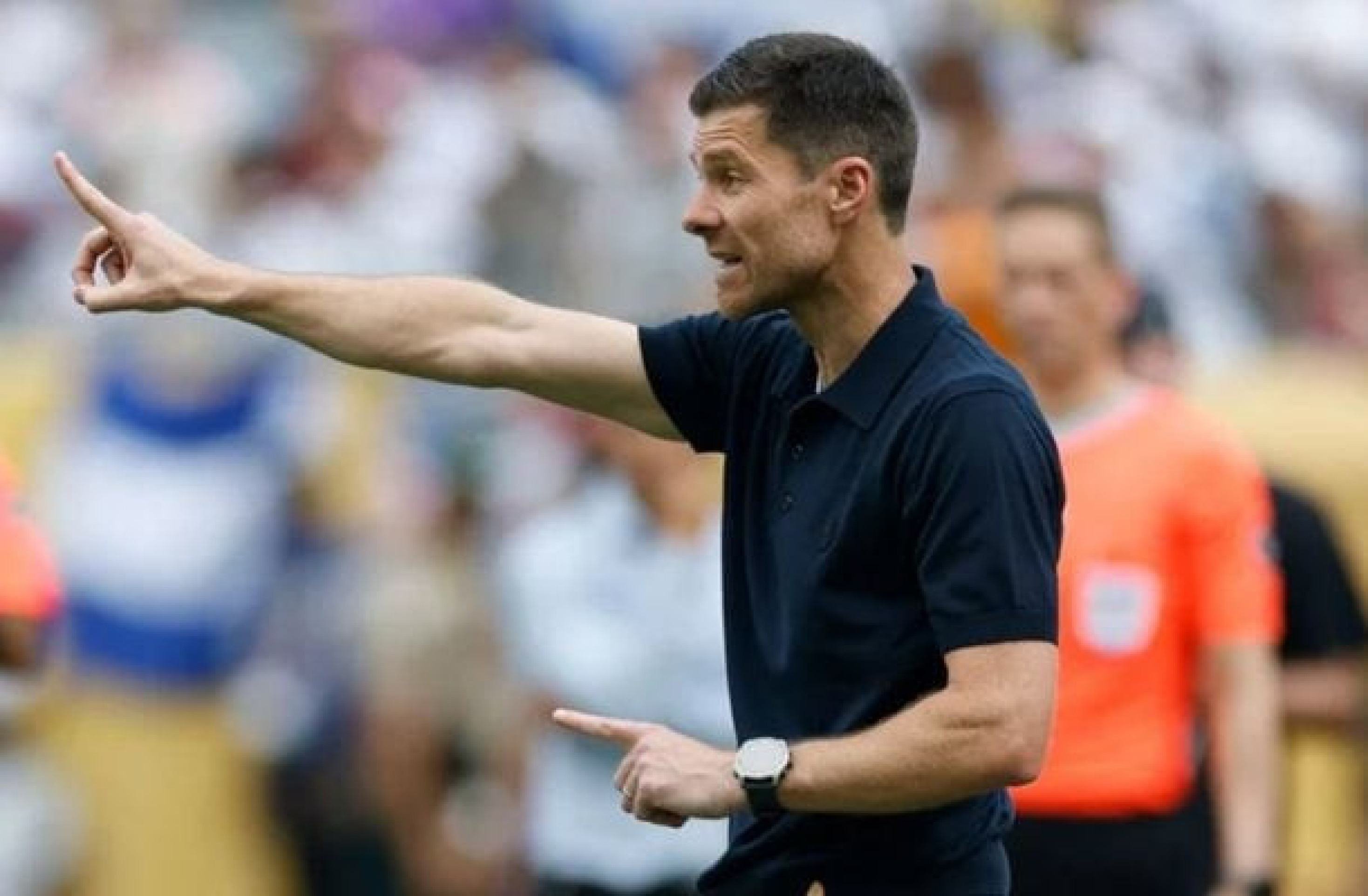 Ao analisar rival, Xabi Alonso relembra ex-técnico do Flamengo no Mundial: ‘Já me treinou’