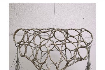 Obra de Carlos Lin na exposição Modelar, tramar, servir