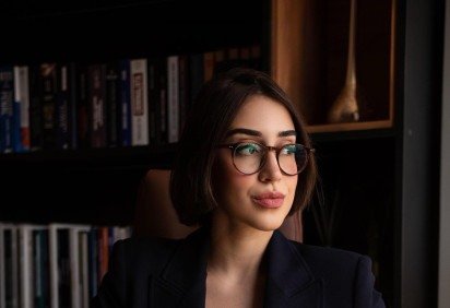 Emanuela de Araújo Pereira, advogada criminalista pós-graduada em direito penal e processo penal, mestre em direito penal e ciências criminais e doutoranda em estado de direito e governança global -  (crédito: Giovana Karime) -Emanuela de Araújo Pereira, advogada criminalista pós-graduada em direito penal e processo penal, mestre em direito penal e ciências criminais e doutoranda em estado de direito e governança global -  (crédito: Giovana Karime)