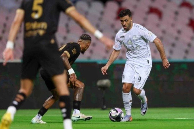 Hamdallah chega como reforço do Al-Hilal para reta final do Mundial - (crédito: Foto: Divulgação / Al Hilal) Hamdallah chega como reforço do Al-Hilal para reta final do Mundial - (crédito: Foto: Divulgação / Al Hilal)