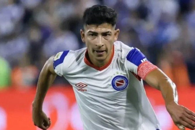 Internacional oficializou seu interesse pelo volante Alan Rodriguez, do Argentino Juniors - (crédito: Foto: Divulgação) Internacional oficializou seu interesse pelo volante Alan Rodriguez, do Argentino Juniors - (crédito: Foto: Divulgação)