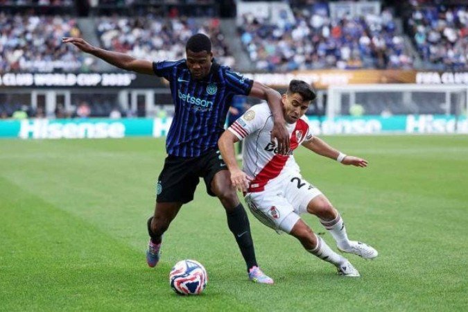 Dumfries em ação com a camisa da Inter de Milão no Mundial de Clubes - (crédito: Foto: Buda Mendes/Getty Images) Dumfries em ação com a camisa da Inter de Milão no Mundial de Clubes - (crédito: Foto: Buda Mendes/Getty Images)