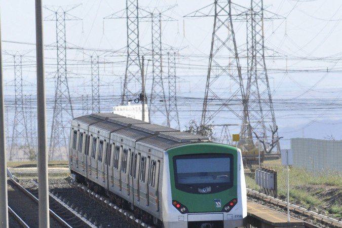 Estações Guariroba e Ceilândia Centro foram afetadas pela desenergização do Metrô-DF -  (crédito: Minervino Júnior/CB/D.A.Press)