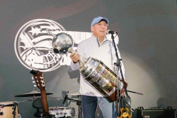 Textor corre contra o tempo para encontrar novo treinador - (crédito: Foto: Vitor Silva/Botafogo) Textor corre contra o tempo para encontrar novo treinador - (crédito: Foto: Vitor Silva/Botafogo)