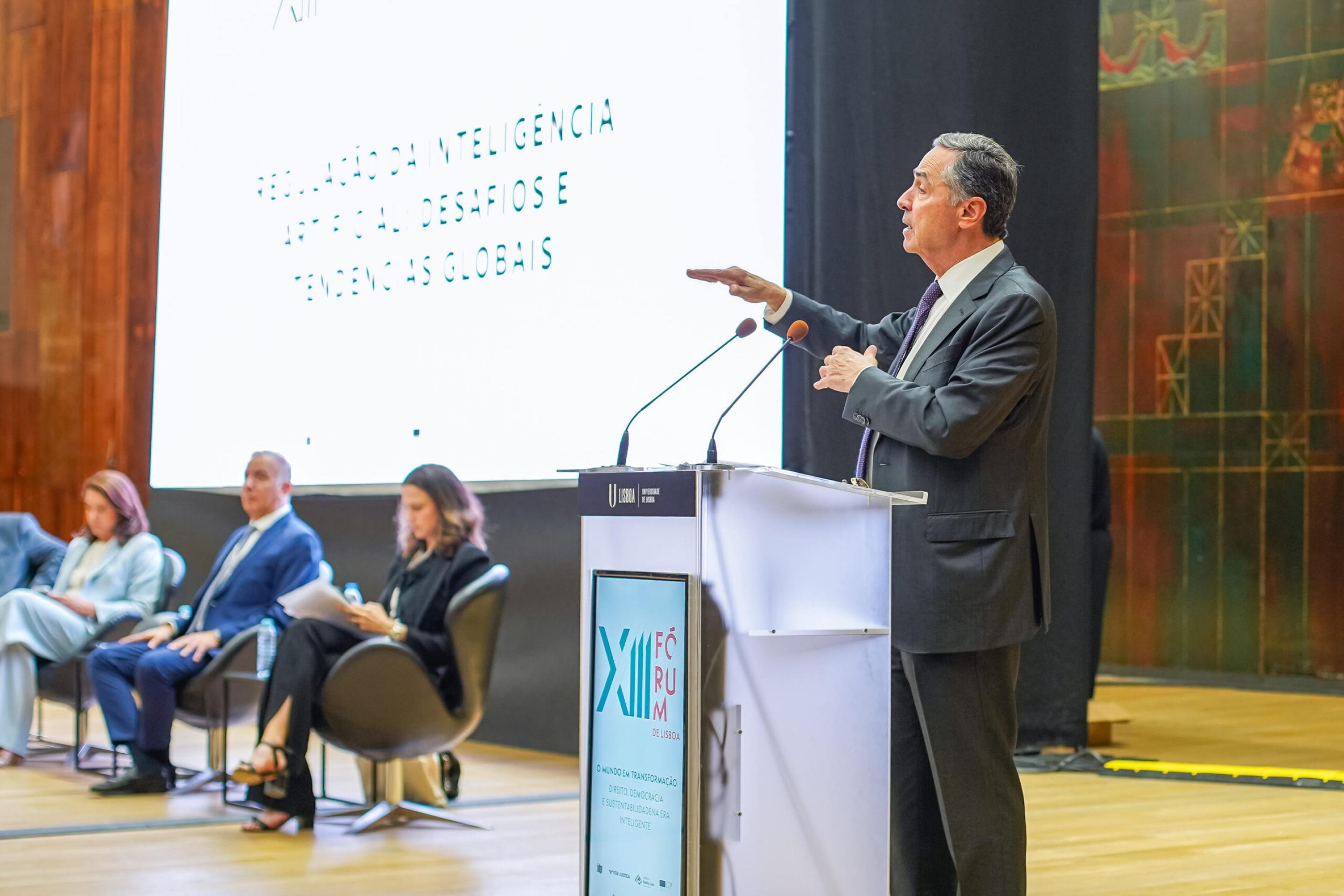 Luís Roberto Barroso explica decisão sobre plataformas digitais: 'Não pode um macho alfa da vizinhança convocar um estupro coletivo' -  (crédito:  Guilherme Otsuka)