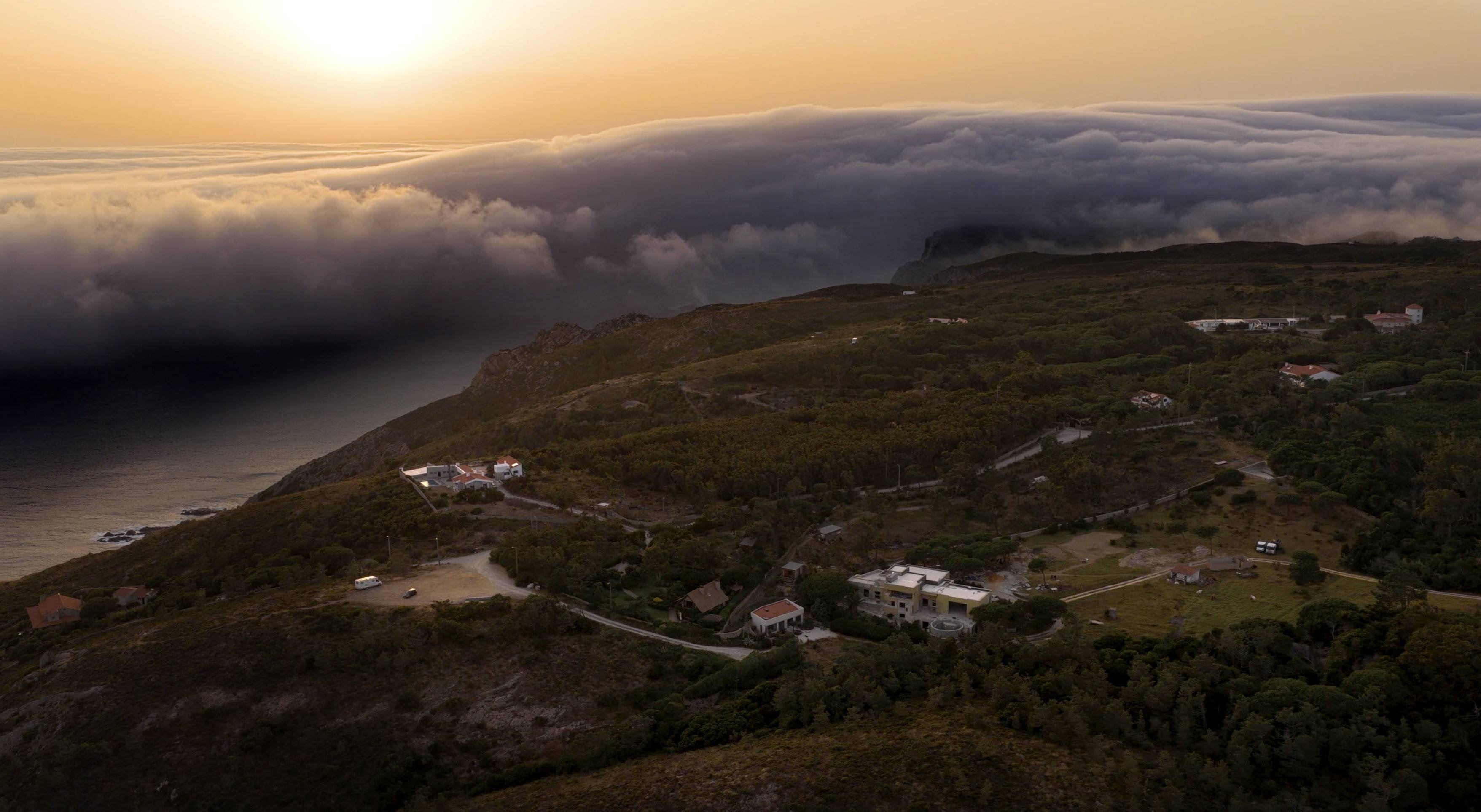Foto tirada em 29 de junho de 2025 com um drone mostra uma rara 
