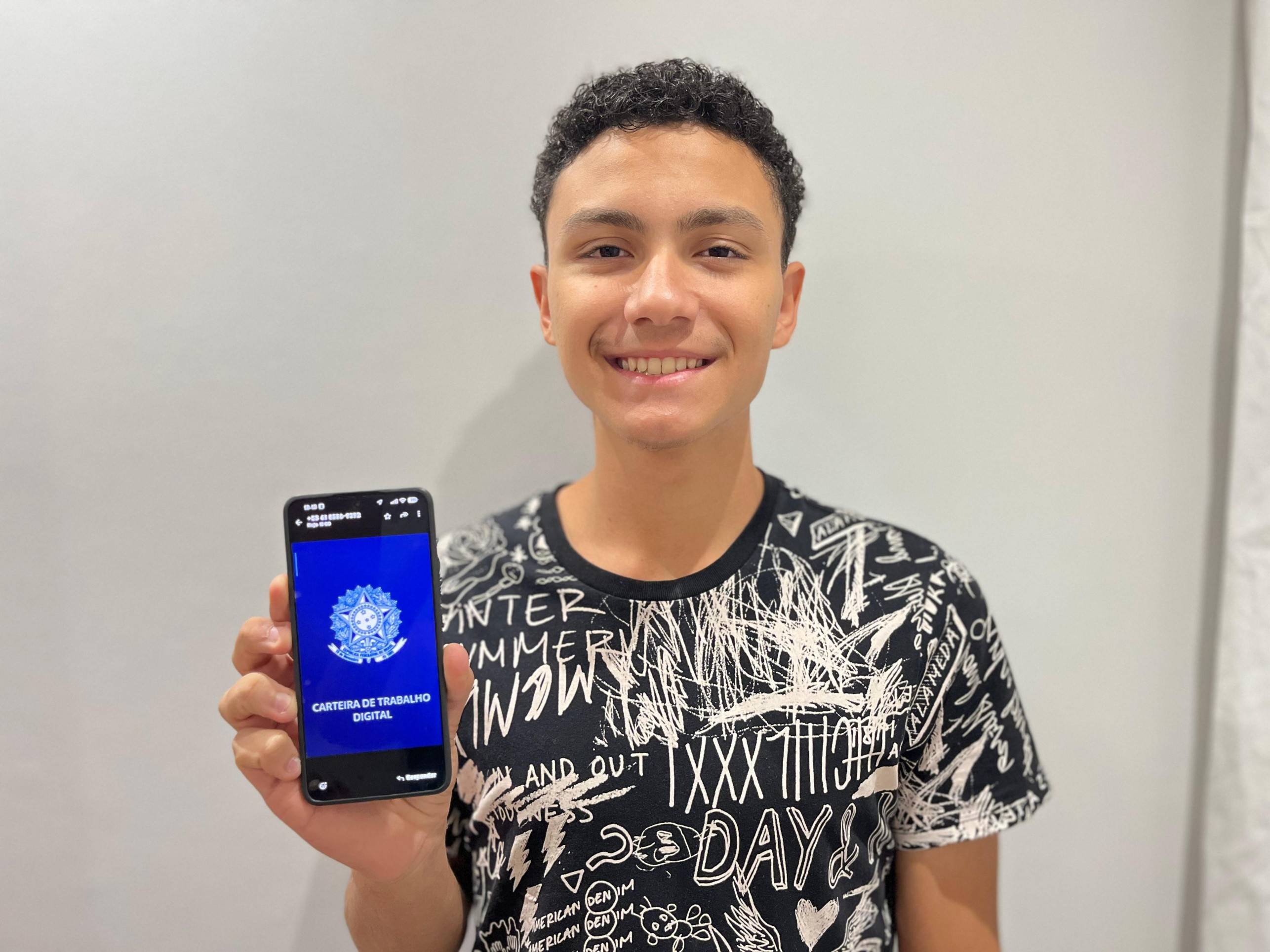 Rafael de Santis Martins, 17 anos, quer aproveitar as experiências no mercado de trabalho Rafael de Santis Martins, 17 anos, deseja aproveitar ao máximo as experiências no mercado de trabalho enquanto ainda é jovem.