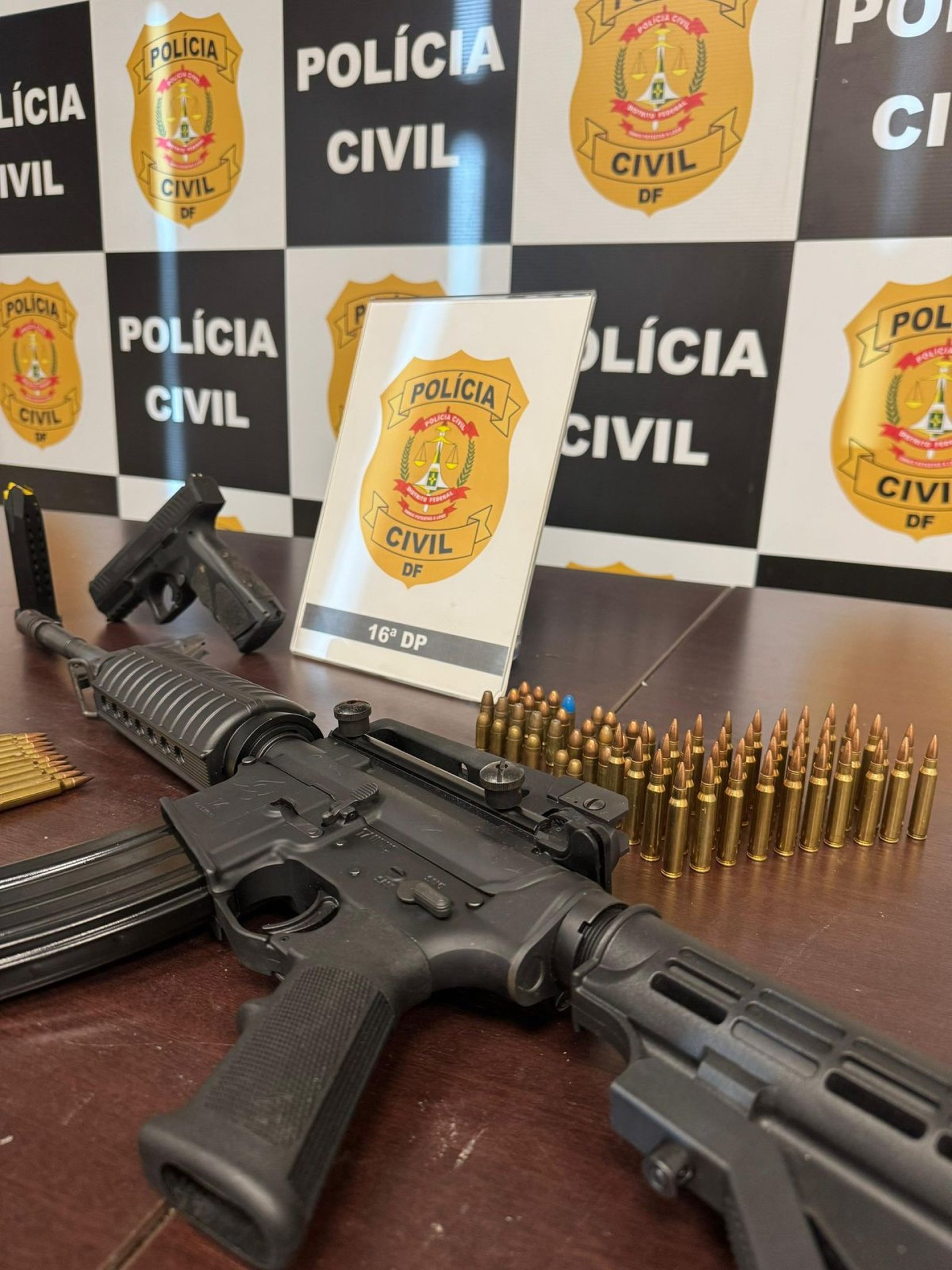 Polícia Civil apreende arsenal irregular
