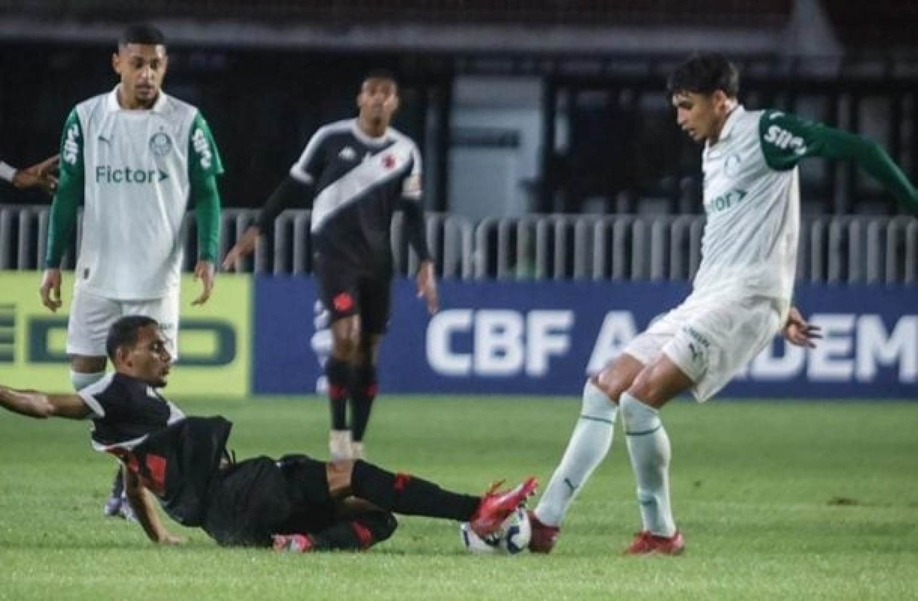 Com início forte, Palmeiras supera o Vasco e retoma liderança do Brasileirão Sub-20