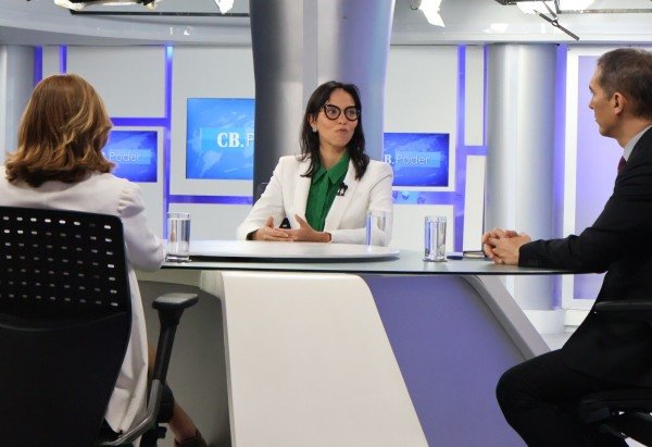  Bruna Gaston CB/DA Press