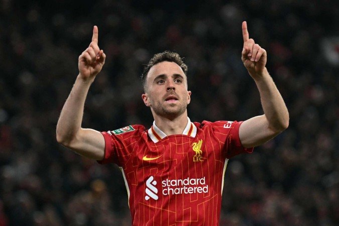 Diogo Jota, jogador do Liverpool, morre com o irmão em acidente de carro
