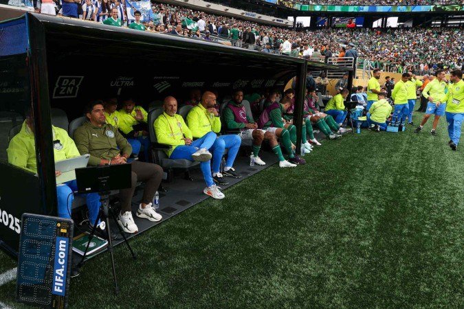 Banco de reservas do Palmeiras é potencializado pela comissão técnica mais longeva do Brasil: Abel e companhia estão no alviverde desde 2020 - (crédito: Cesar Greco/Palmeiras) Banco de reservas do Palmeiras é potencializado pela comissão técnica mais longeva do Brasil: Abel e companhia estão no alviverde desde 2020 - (crédito: Cesar Greco/Palmeiras)