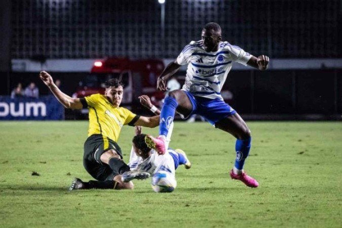 Time tem má atuação e sai de campo derrotado - (crédito: Foto: Gustavo Aleixo/Cruzeiro) Time tem má atuação e sai de campo derrotado - (crédito: Foto: Gustavo Aleixo/Cruzeiro)