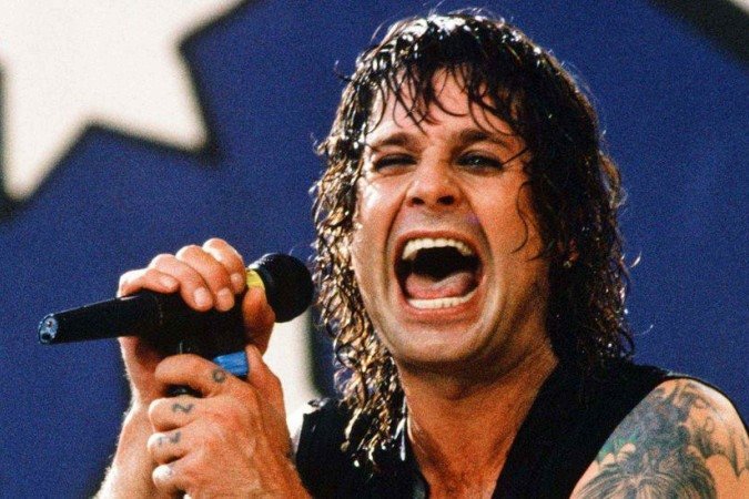 Após décadas de uso de drogas e diagnóstico de Parkinson, Ozzy Osbourne prepara último show de sua vida Após décadas de uso de drogas e diagnóstico de Parkinson, Ozzy Osbourne prepara último show de sua vida