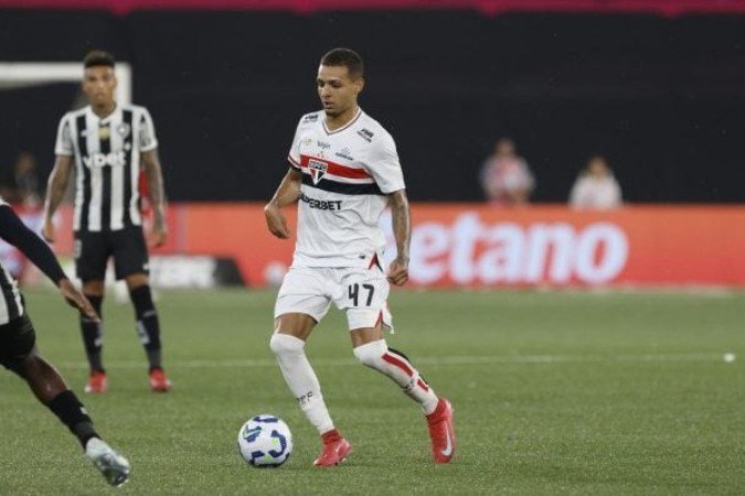 São Paulo receberá 6 milhões de euros na venda de Matheus Alves - (crédito: Foto: Rubens Chiri/São Paulo FC) São Paulo receberá 6 milhões de euros na venda de Matheus Alves - (crédito: Foto: Rubens Chiri/São Paulo FC)