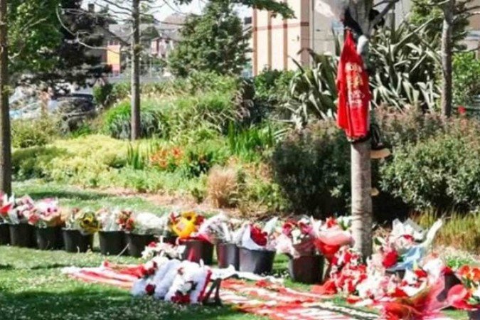 Torcedores do Liverpool promovem homenagens a Diogo Jota em Anfield - (crédito: Foto: Reprodução/Instagram) Torcedores do Liverpool promovem homenagens a Diogo Jota em Anfield - (crédito: Foto: Reprodução/Instagram)