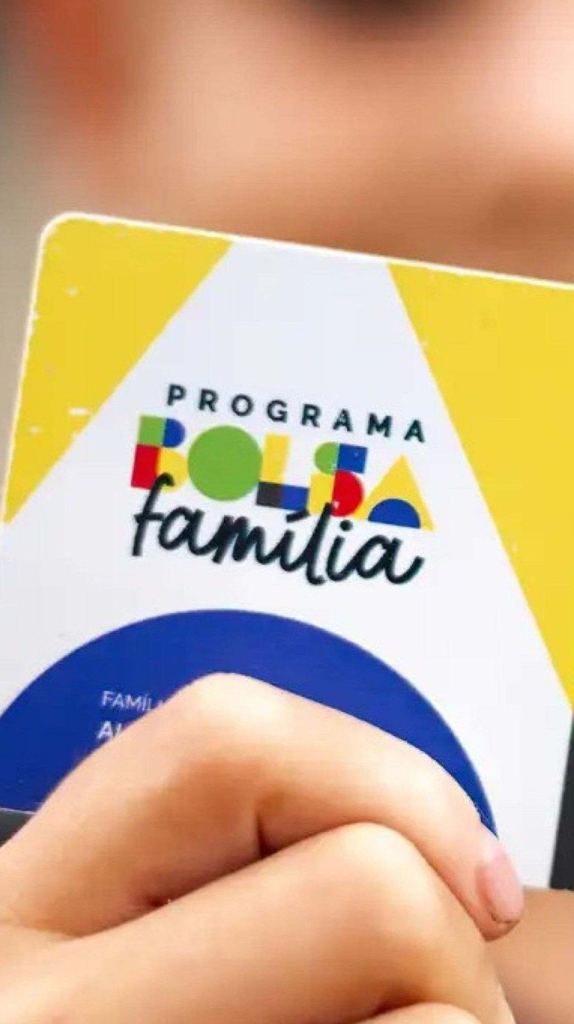 Cartão bolsa família -  (crédito: Foto: Lyon Santos/Agência Brasil)