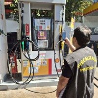 Sonegação, fraudes operacionais, adulteração de combustíveis e lavagem de dinheiro trazem mais de R$30 bilhões em prejuízo para o país anualmente -  (crédito:  Marcelo Thompson Flores/CB/DA Press)