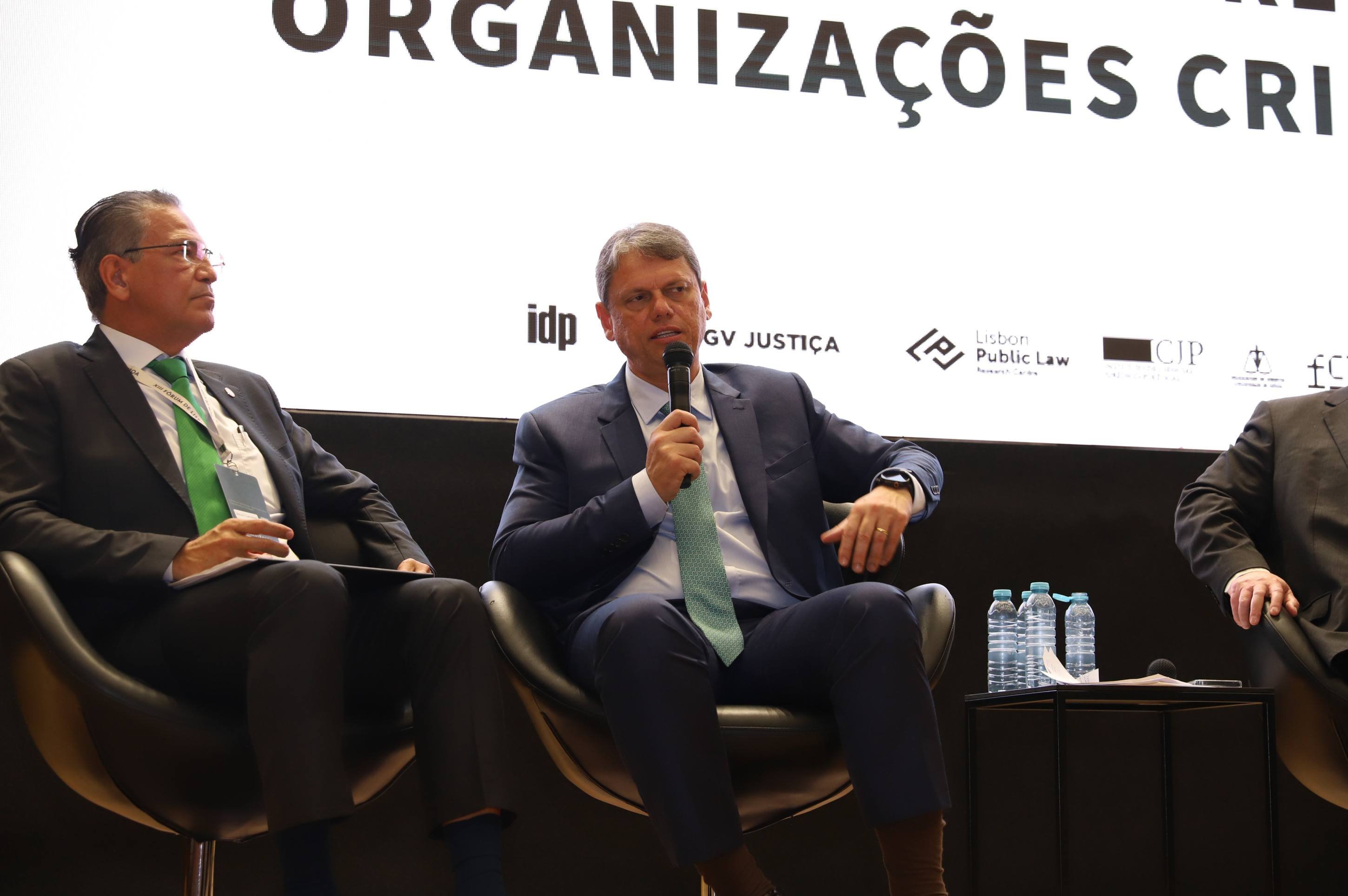 Apresentado como Apresentado como