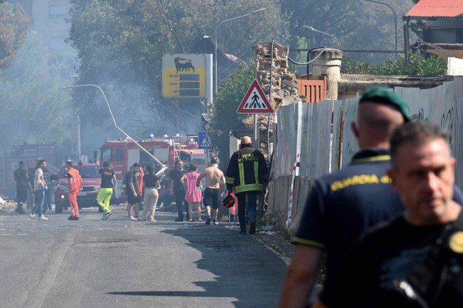 A explosão, que ocorreu na manhã desta sexta-feira, fez tremer as janelas de diversos edifícios na capital italiana