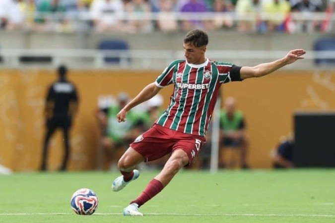 BERNAL - O volante apareceu bem ao longo do jogo, funcionando bem como cabeça de área, conseguindo fechar os espaços de criação saudita ao longo da partida. Nota: 6,5 - Foto: Lucas Merçon/Fluminense FC