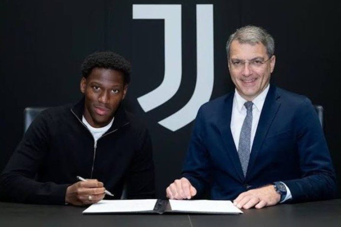Jonathan David assinou contrato com a Juventus até 2030 - (crédito: Foto: Divulgação) Jonathan David assinou contrato com a Juventus até 2030 - (crédito: Foto: Divulgação)