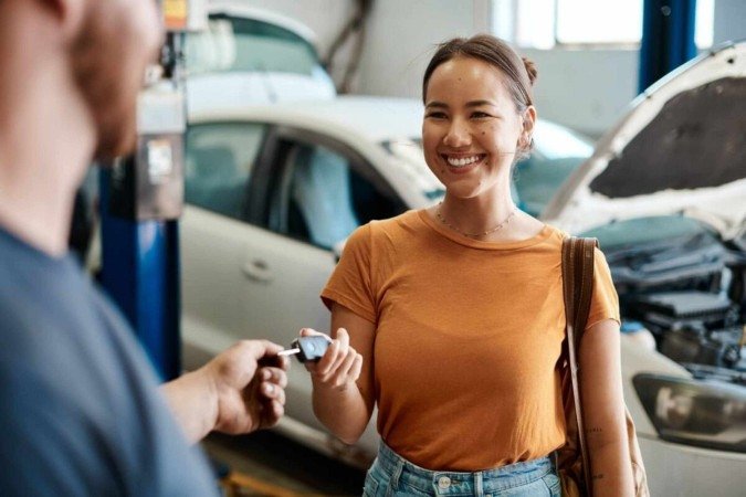 Antes de sair de férias, é fundamental realizar uma revisão no carro (Imagem: PeopleImages.com - Yuri A | Shutterstock) - (crédito: EdiCase) Antes de sair de férias, é fundamental realizar uma revisão no carro (Imagem: PeopleImages.com - Yuri A | Shutterstock) - (crédito: EdiCase)