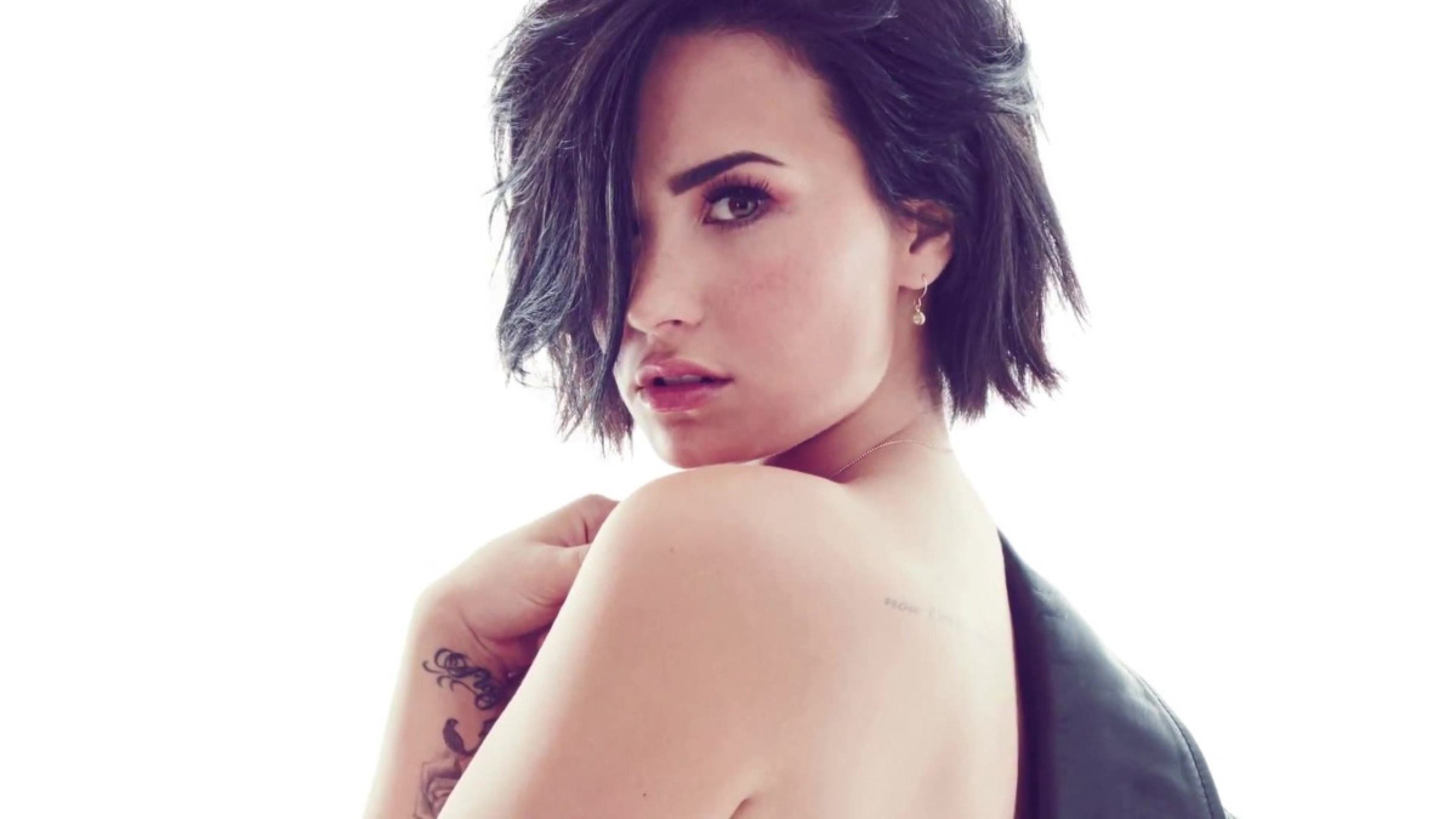 Demi Lovato apaga tatuagens e atiça fãs com mistério - (crédito: TMJBrazil) Demi Lovato apaga tatuagens e atiça fãs com mistério - (crédito: TMJBrazil)