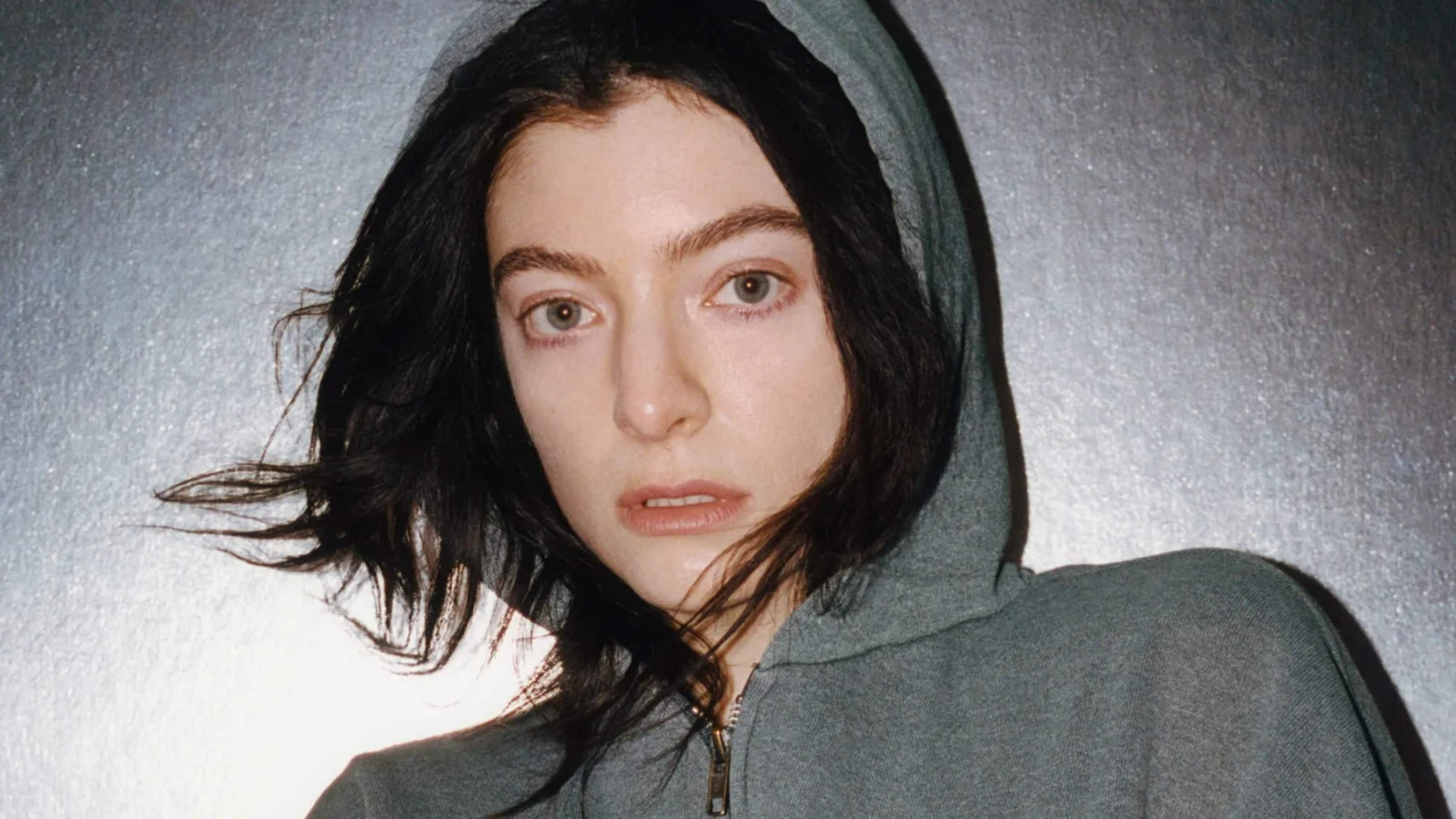 Lorde explica o que diferencia “Virgin” de “Pure Heroine”
